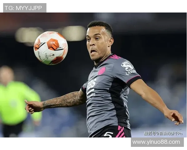 足球场上风采依旧 球星帅哥们展现魅力与实力的完美结合